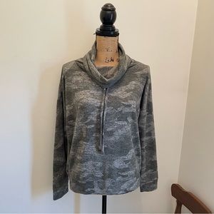 🎁 Maurices cowl neck sweater - size small